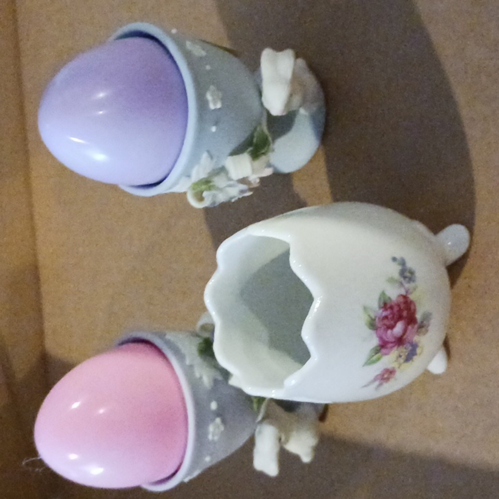 Egg vase and holder